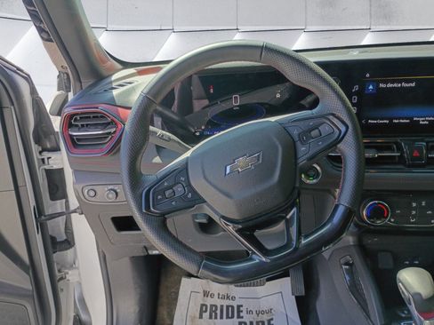 Used 2025 Chevrolet TrailBlazer RS w/ Driver Confidence Package AWD/4WD image 13