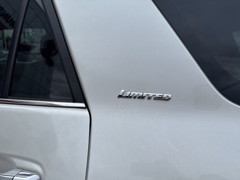 Used 2022 Toyota 4Runner Limited image 8