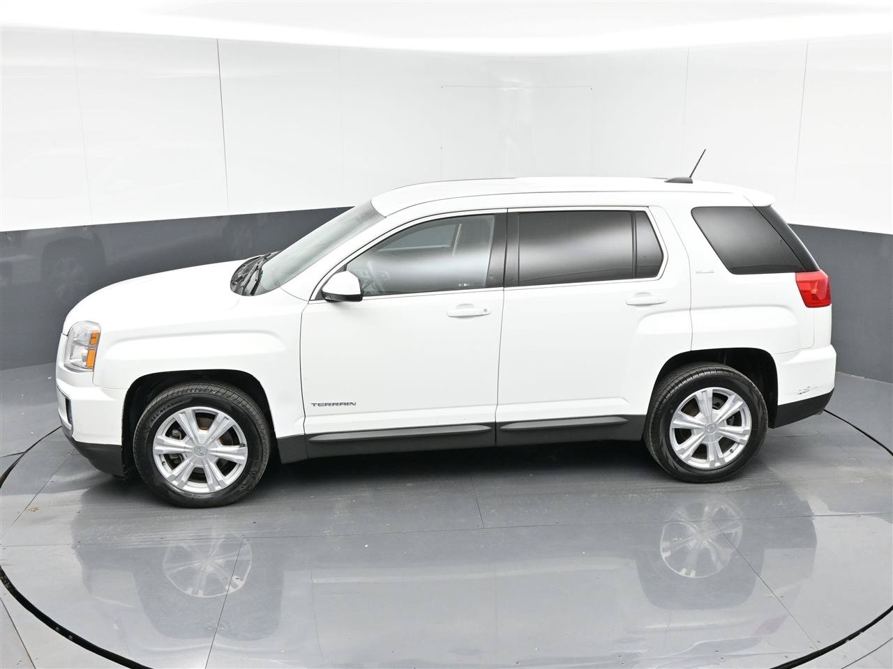 Used 2017 GMC Terrain SLE FWD image 28