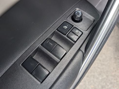 Used 2023 Toyota Corolla Cross L FWD image 16