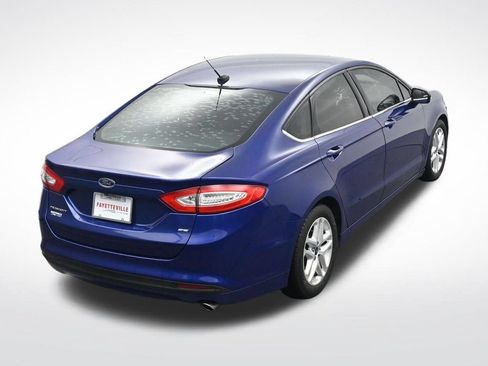 Used 2016 Ford Fusion SE FWD image 24