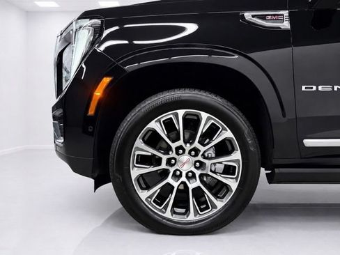 Used 2025 GMC Yukon Denali w/ Sun & Power Step Package AWD/4WD image 10