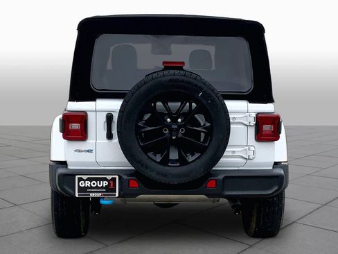 Used 2024 Jeep Wrangler Unlimited Sahara AWD/4WD image 5