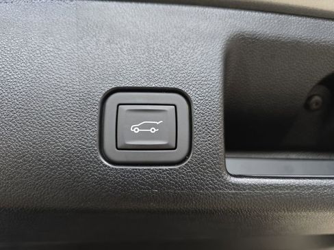 Used 2025 Chevrolet Equinox EV RS image 30