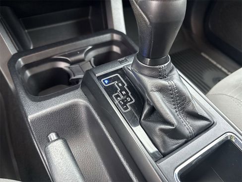 Used 2019 Toyota Tacoma SR image 23