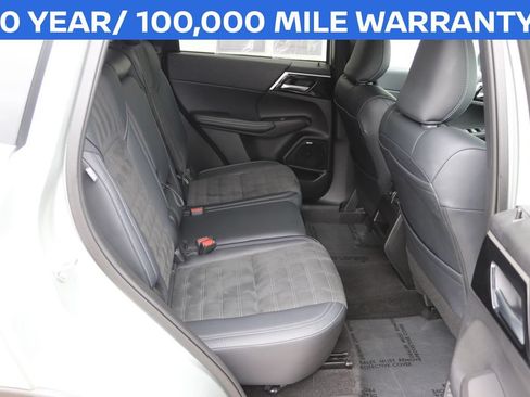 Used 2025 Mitsubishi Outlander SE AWD/4WD image 20