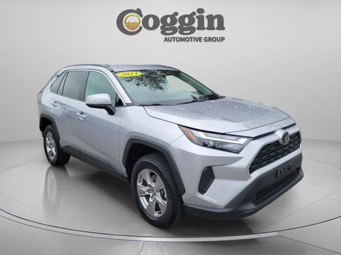 Used 2024 Toyota RAV4 XLE FWD image 4