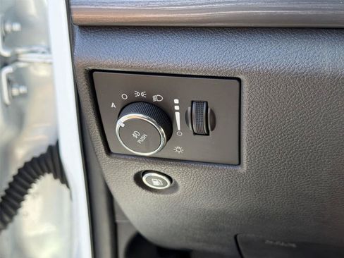 Used 2021 Jeep Grand Cherokee Laredo RWD image 38