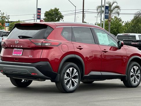 Used 2023 Nissan Rogue SV w/ SV Premium B Package FWD image 4