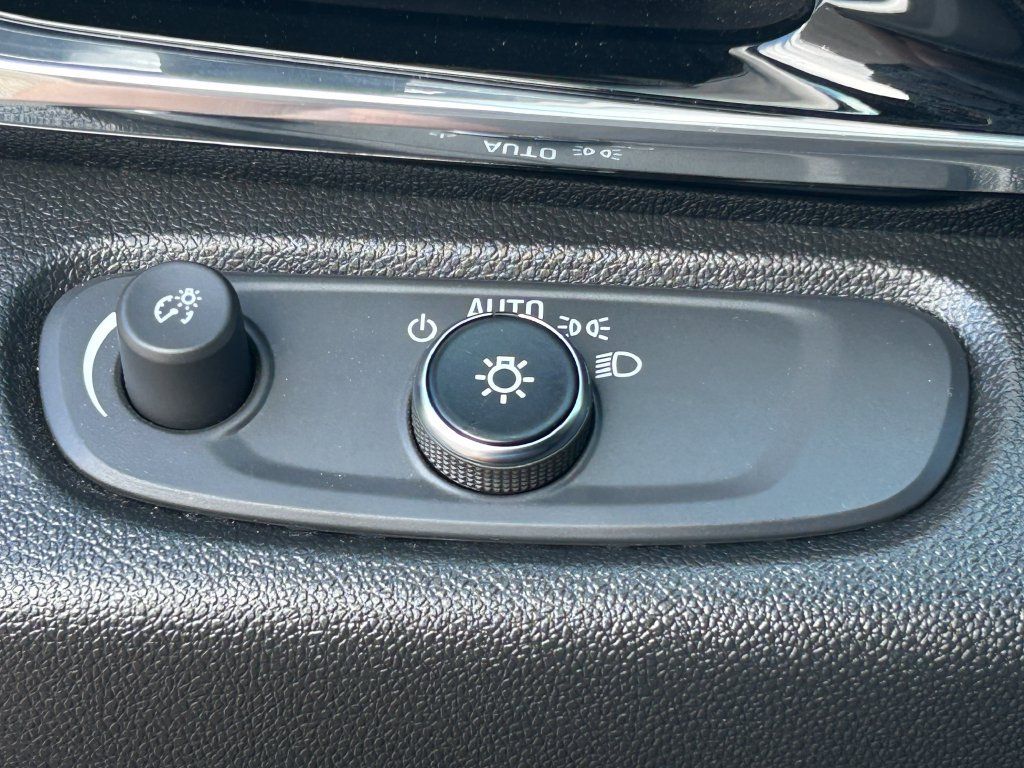 Used 2024 Buick Envista Avenir FWD image 58