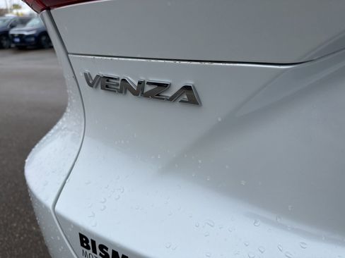 Used 2023 Toyota Venza XLE AWD/4WD image 6