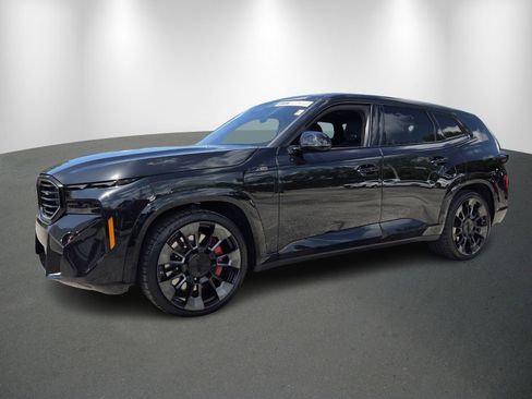 Used 2023 BMW XM w/ M Driver's Package AWD/4WD image 3