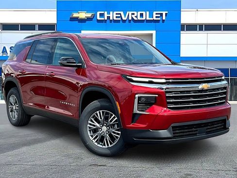 New 2026 Chevrolet Traverse LT image 1