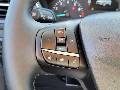 Used 2022 Ford Escape SE w/ SE Sport Appearance Package image 16