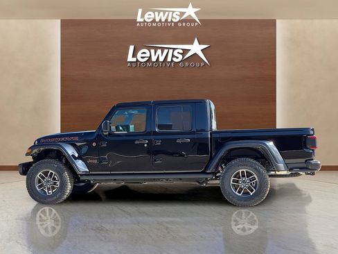 Used 2024 Jeep Gladiator Mojave AWD/4WD image 3
