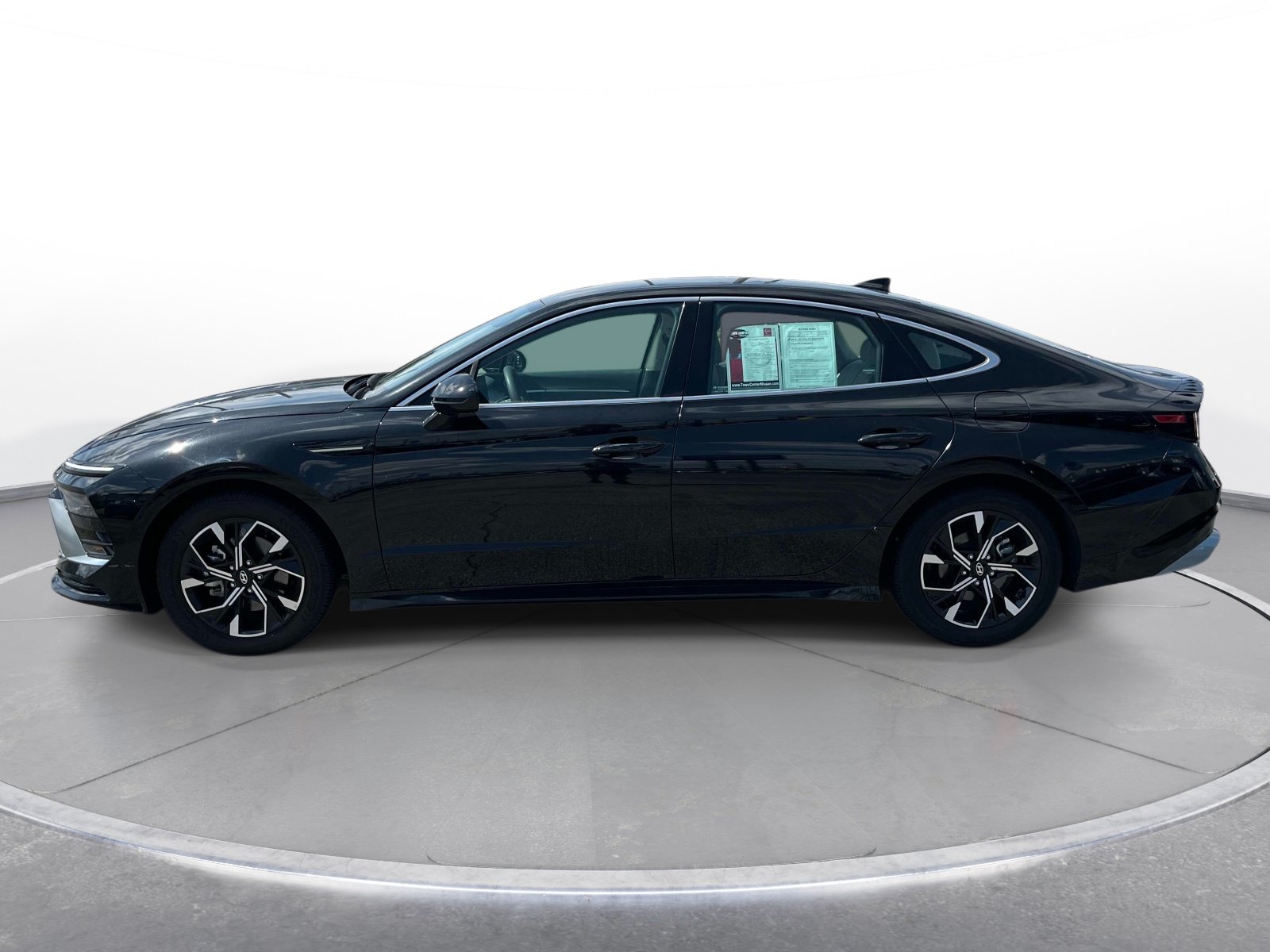 Used 2025 Hyundai Sonata SEL FWD image 8