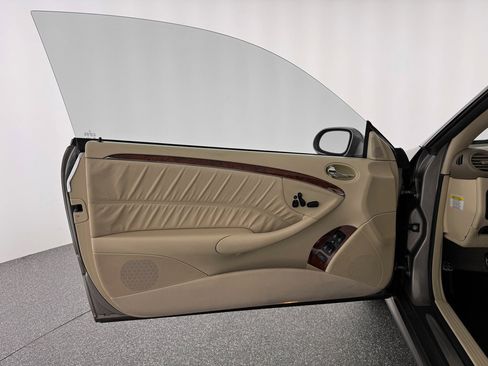 Used 2007 Mercedes-Benz CLK 550 Cabriolet image 13