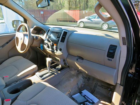 Used 2018 Nissan Frontier SV w/ Value Truck Package image 20