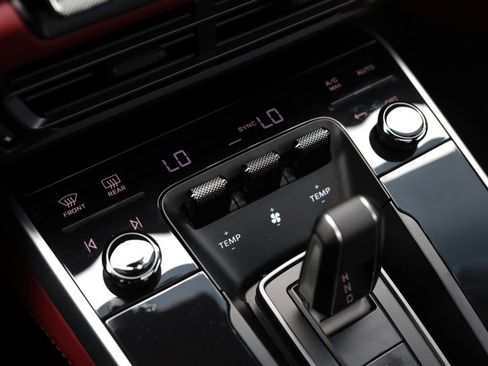 Used 2024 Porsche 911 Carrera w/ Premium Package image 55