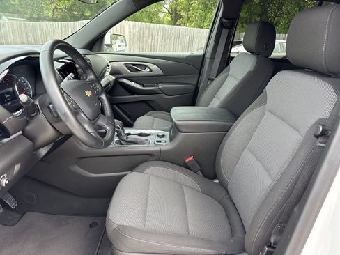 Used 2023 Chevrolet Traverse LT FWD image 9
