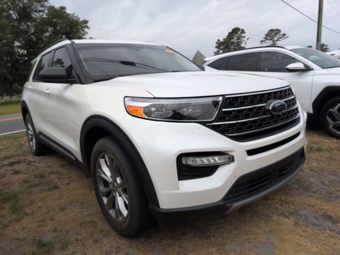 Used 2020 Ford Explorer XLT w/ Equipment Group 202A AWD/4WD image 1