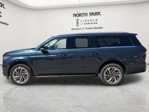New 2026 Lincoln Navigator L Premier AWD/4WD image 6