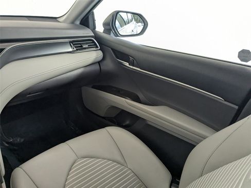 Certified 2022 Toyota Camry SE image 34