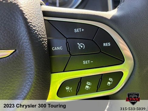 Used 2023 Chrysler 300 Touring w/ Safetytec Plus Group RWD image 21