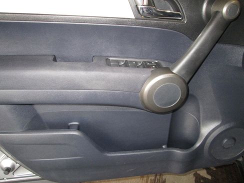 Used 2011 Honda CR-V LX image 25