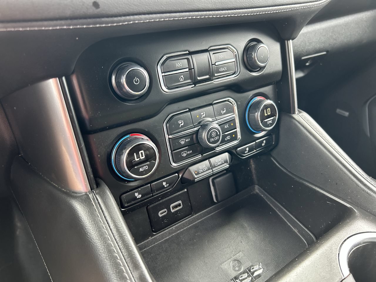 Used 2024 Chevrolet Tahoe LT AWD/4WD image 29