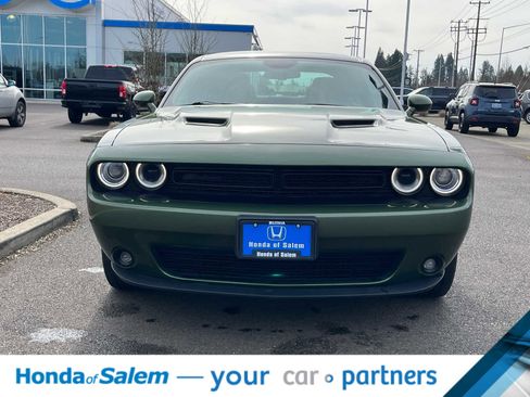 Used 2022 Dodge Challenger SXT w/ Plus Package image 6