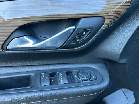 Used 2020 GMC Terrain SLE w/ Driver Convenience Package image 15