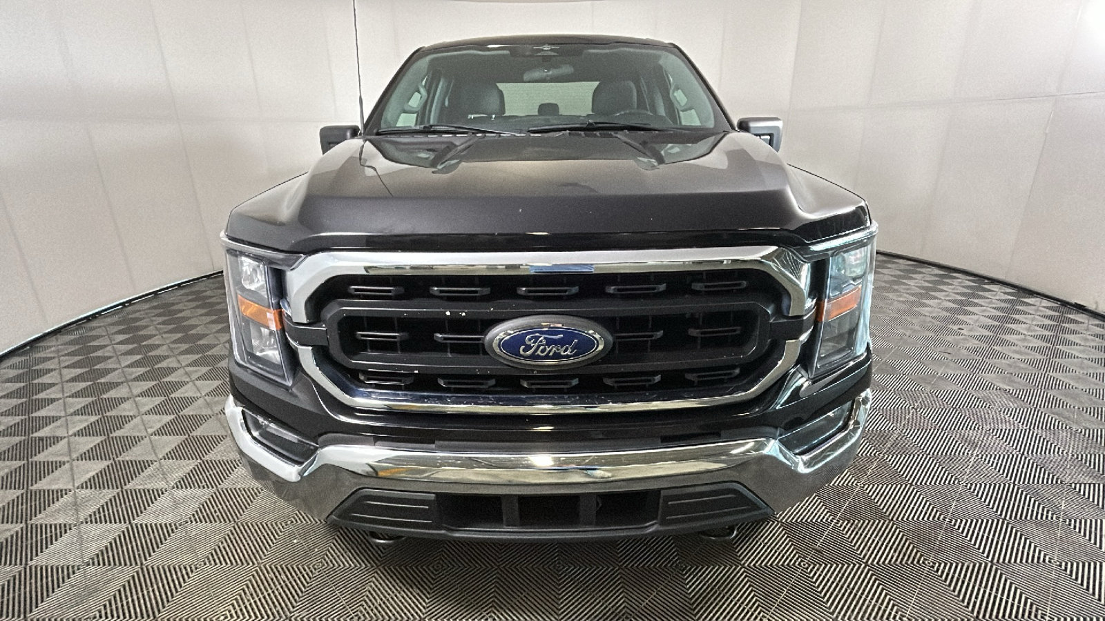 Used 2023 Ford F150 XLT AWD/4WD image 8