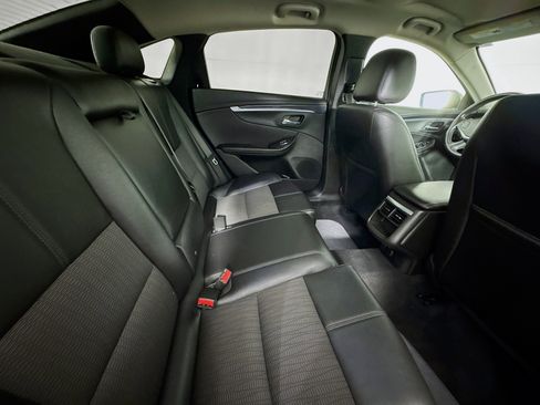 Used 2018 Chevrolet Impala LT FWD image 26