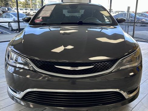 Used 2015 Chrysler 200 Limited image 2