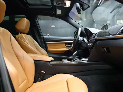 Used 2018 BMW 330i xDrive Sedan w/ M Sport Package image 24