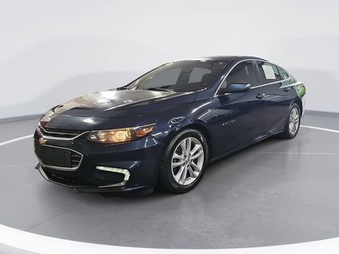 Used 2017 Chevrolet Malibu LT FWD image 9