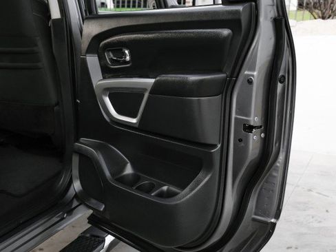 Used 2017 Nissan Titan SV image 42