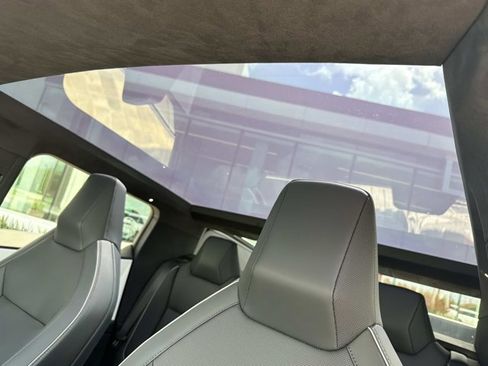 Used 2024 Tesla Cybertruck Cyberbeast AWD/4WD image 33