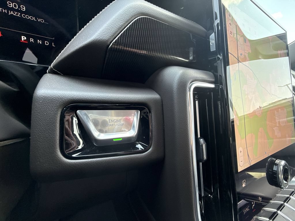 Certified 2025 GMC Yukon XL Elevation AWD/4WD image 23