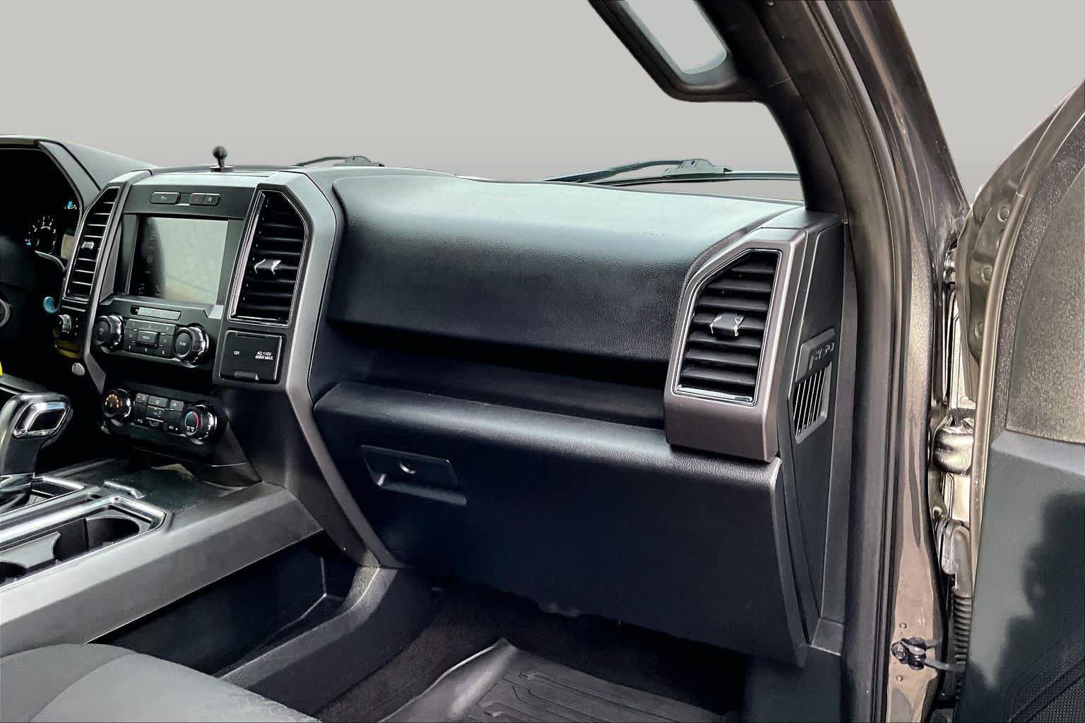 Used 2019 Ford F150 XLT w/ Equipment Group 302A Luxury AWD/4WD image 21