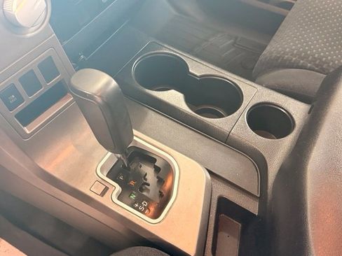 Used 2010 Toyota Tundra 4x4 CrewMax image 14