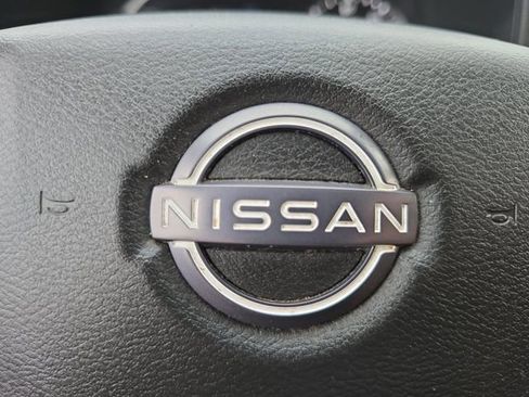 Used 2022 Nissan Frontier SV w/ Technology Package image 5