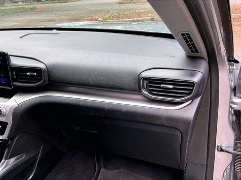 Used 2020 Ford Explorer XLT w/ Equipment Group 202A RWD image 22