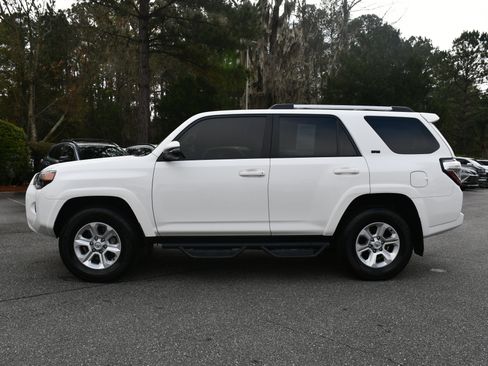 Certified 2023 Toyota 4Runner SR5 Premium image 2