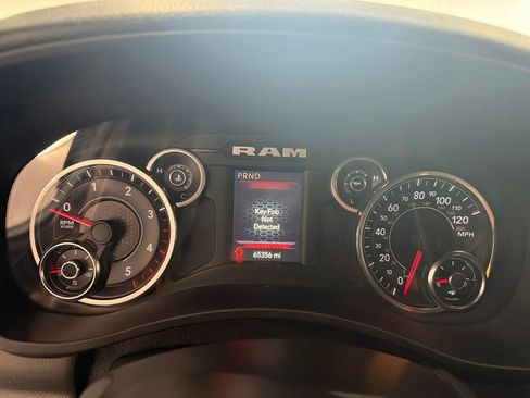 Used 2022 RAM 3500 Tradesman w/ Chrome Appearance Group AWD/4WD image 17