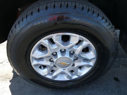 Certified 2022 Chevrolet Silverado 2500 LT w/ Convenience Package AWD/4WD image 11