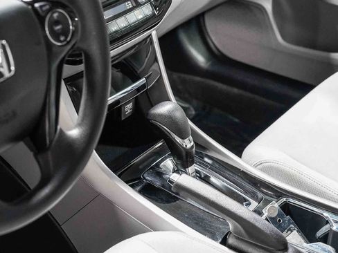 Used 2017 Honda Accord EX image 24