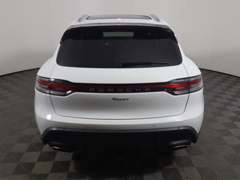 Used 2023 Porsche Macan image 6
