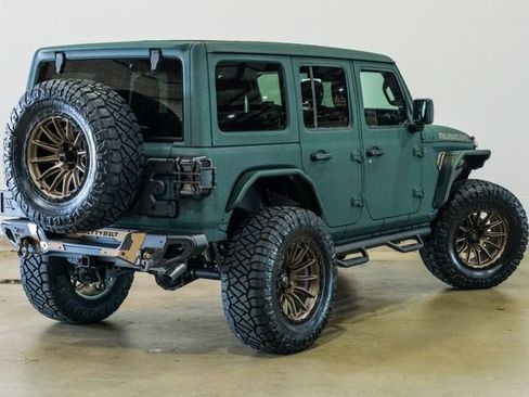 Used 2025 Jeep Wrangler Unlimited Rubicon w/ Technology Group image 43